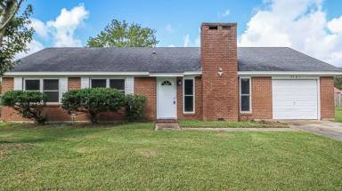 Main picture of 7121 Thornbriar St