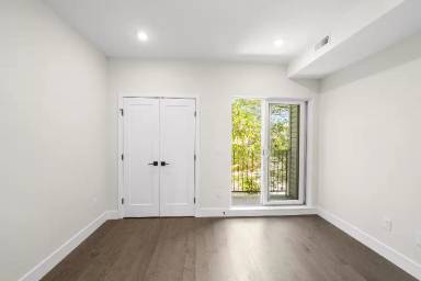 Main picture of 2713 W Jefferson St