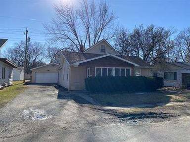 Main picture of 25 Howard Dr