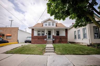 Main picture of 1554 Oak St