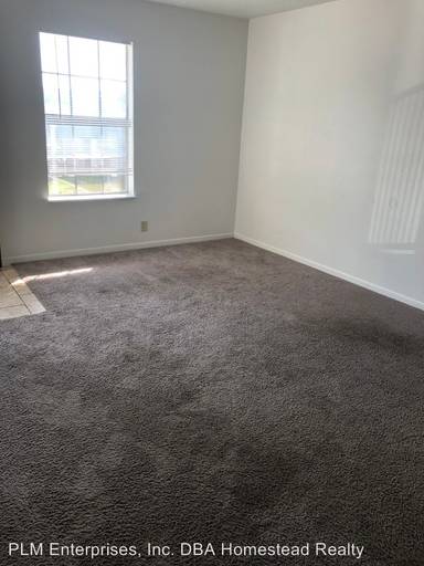 Main picture of 695 Lynn St