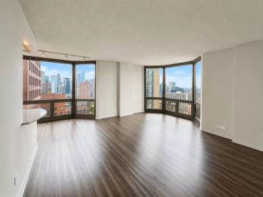 Main picture of 1122 North Dearborn Apartments