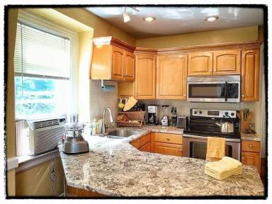 Main picture of 79 Lloyd Ave. 77C