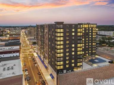 Main picture of 140 Main St