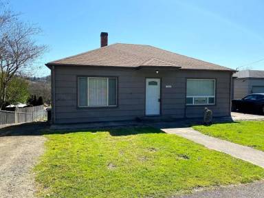 Main picture of 1063 NE Barager Ave