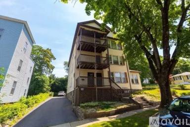 Main picture of 75 Loxwood St