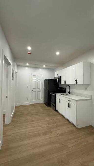 Main picture of 211 SW 10th Ave