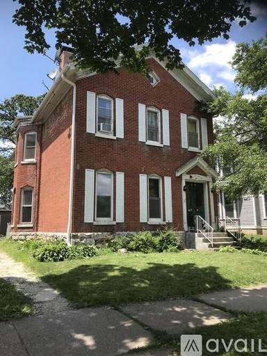 Main picture of 1314 N Main St