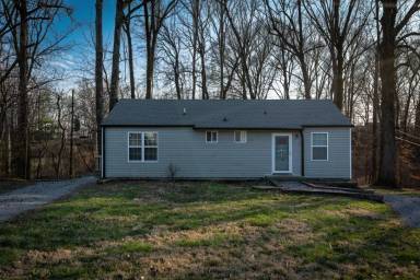 Main picture of 26 Chestnut Dr
