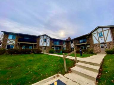 Main picture of 9S220 Lake Dr