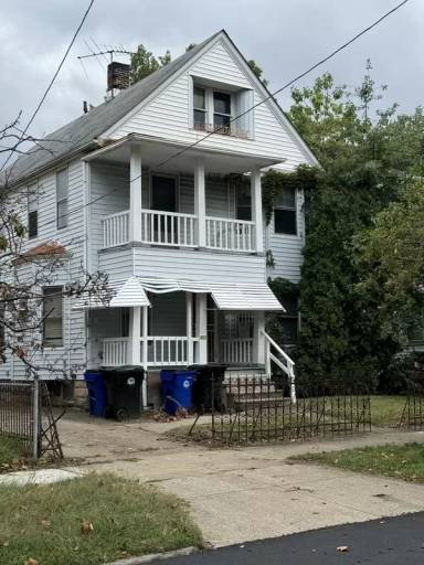 Main picture of 627 E 126th St