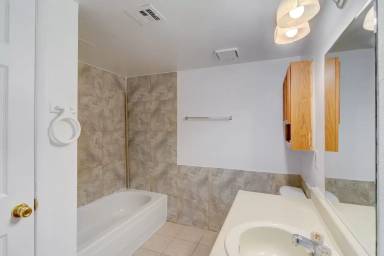 Main picture of 2921 Country Manor Ln