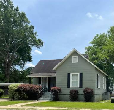 Main picture of 143 Alabama Ave