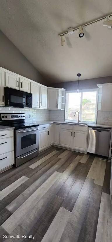 Main picture of 16520 Fowler Ave