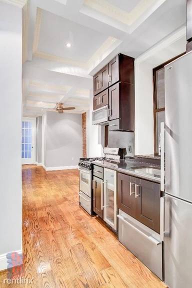 Main picture of 3 W 103rd St