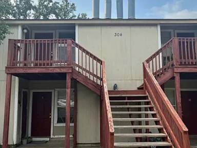 Main picture of 304 Algerita Dr