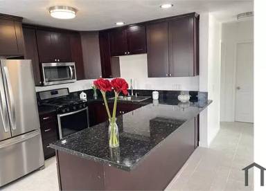 Main picture of 1171 Elm Ave