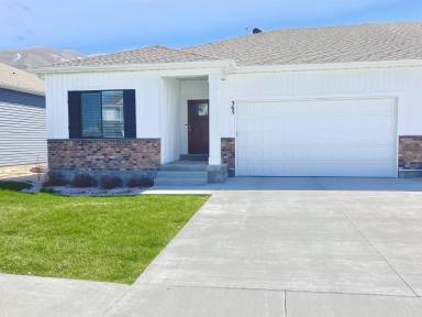 Main picture of 365 S 1170 E