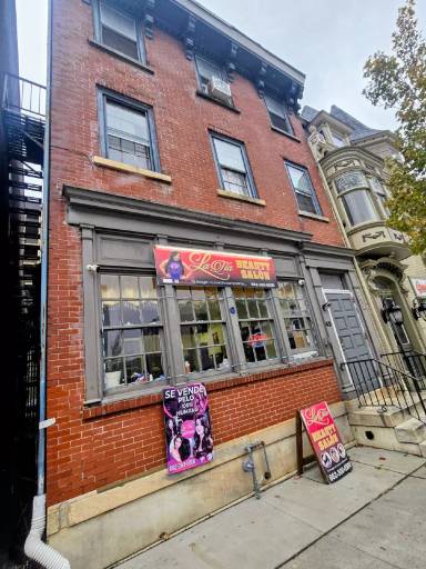 Main picture of 42 N 8th St