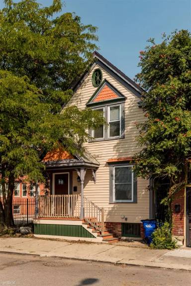 Main picture of 1302 Porter St