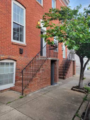 Main picture of 605 S Bouldin St