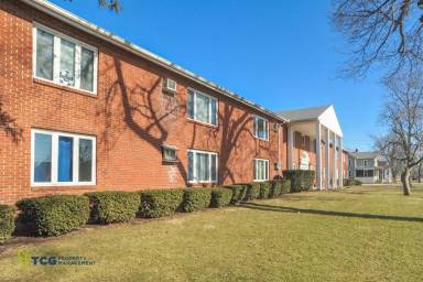 Main picture of 445 Elm Pl