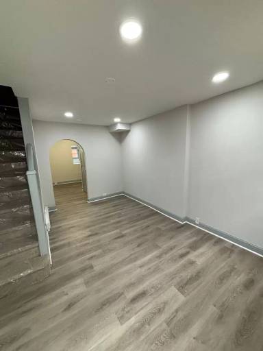 Main picture of 450 South St