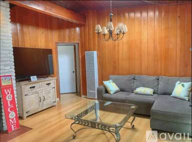 Main picture of 1430 Manhattan Beach Blvd