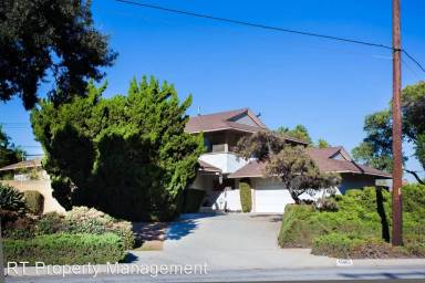 Main picture of 15485 La Belle St