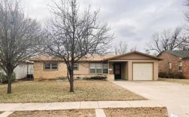Main picture of 3005 45th St