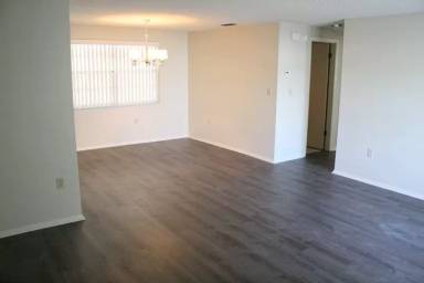 Main picture of 7751 Lorne St