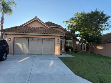 Main picture of 10317 Lake Ridge Ct
