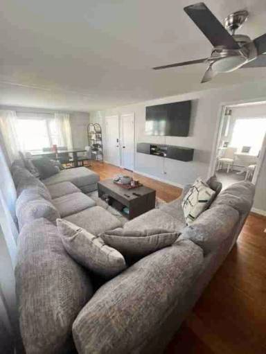 Main picture of 7441 W Isham Ave