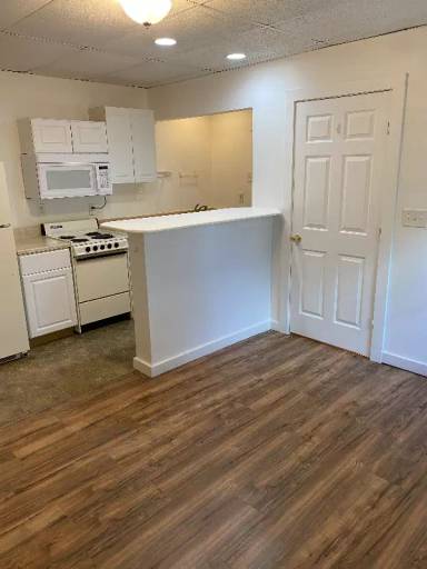 Main picture of 1042 Main St