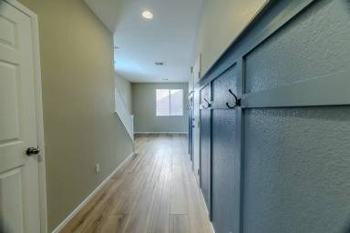 Main picture of 7718 Ornamento Way