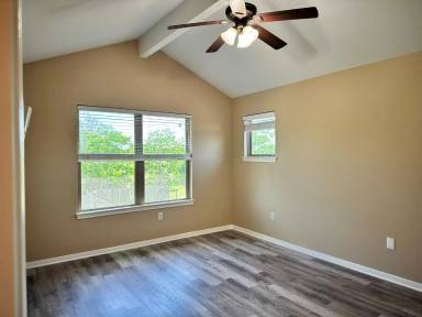 Main picture of 2318 Tracy Ln