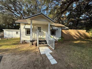 Main picture of 136 Cummings Rd