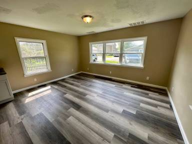 Main picture of 1124 W Market St