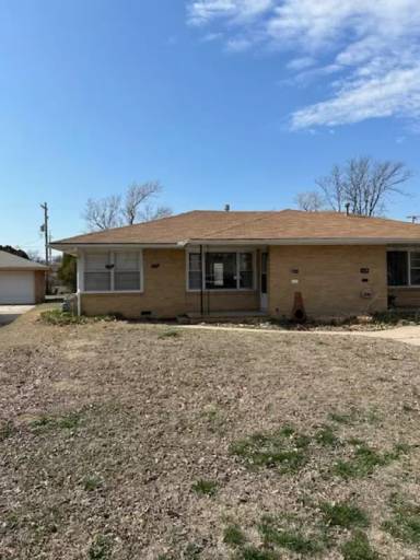 Main picture of 111 Norman Road - A Hutchinson, KS 67502
