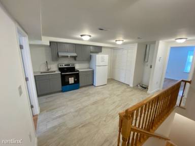 Main picture of 923 Washington Ave