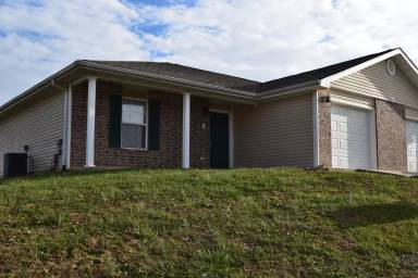Main picture of 21049 Homer St