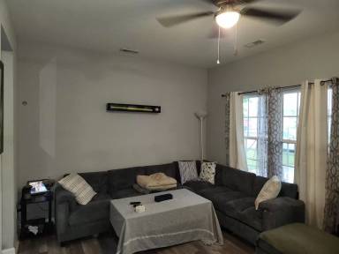 Main picture of 739 Oxford St