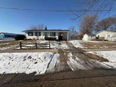 Main picture of 5728 52nd Ave