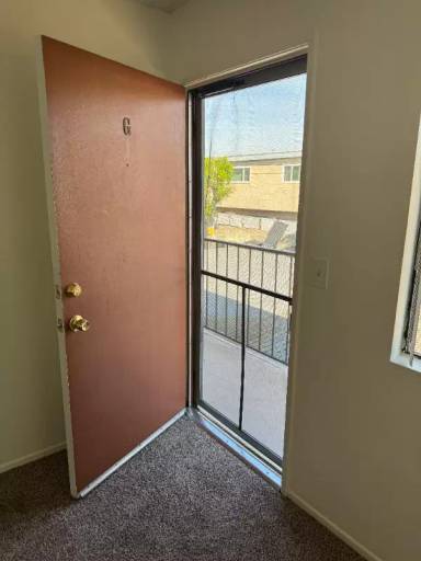 Main picture of 440 S San Jose Ave