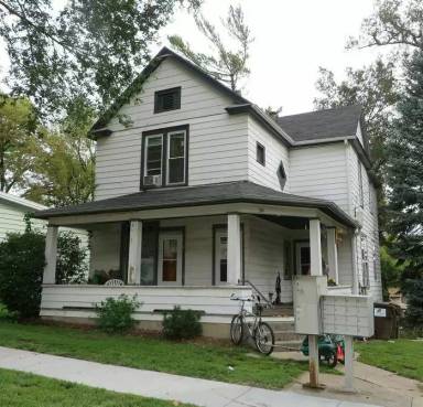 Main picture of 319 N 1st St