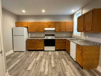 Main picture of 38 E Water St