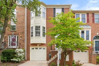 Main picture of 2104 Eluna Ct