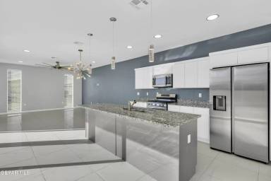 Main picture of 236 Lago Maggiore St
