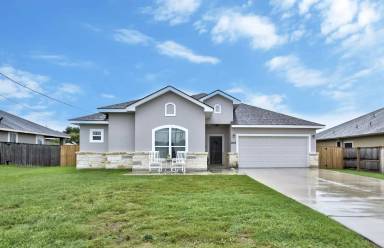 Main picture of 8509 Utopia Blvd