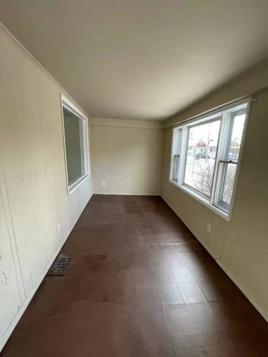 Main picture of 879 Hammel St